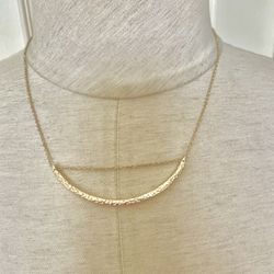 Gold Tone Pendant Necklace 
