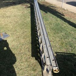 32 ft Aluminum Extension Ladder 