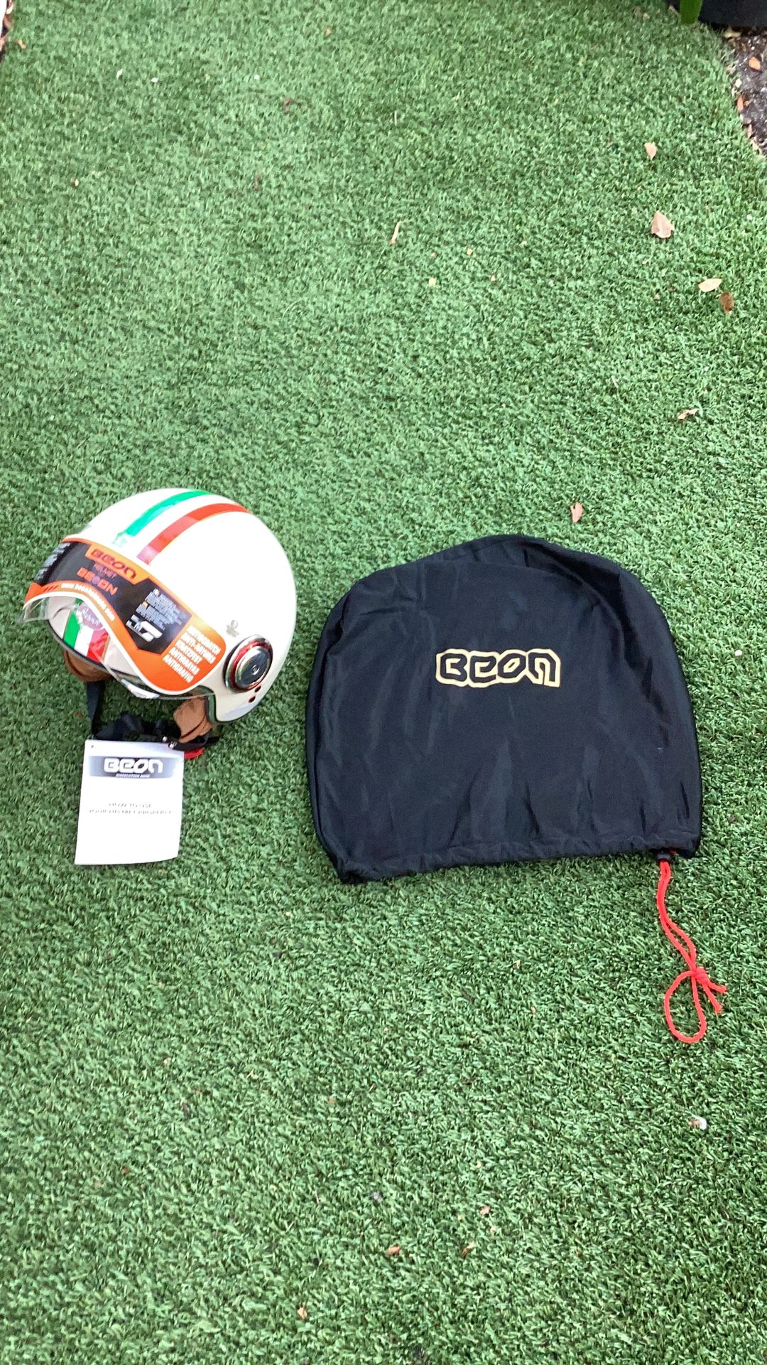 Beon Motorcycle Scooter EBike Helmet Size M $50 for Sale in Hialeah, FL ...