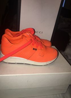 Kids GUCCI sneaker size26 euro size 8.5 U.S