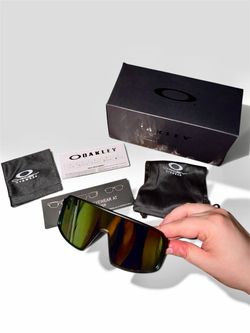 Oakley Sunglasses (New)