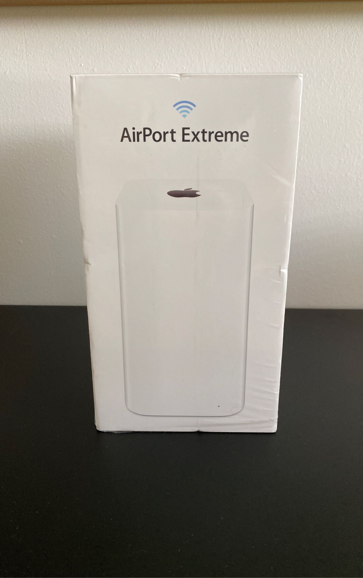 Apple AirPort Extreme WiFi Router + 2 Airport Expresses