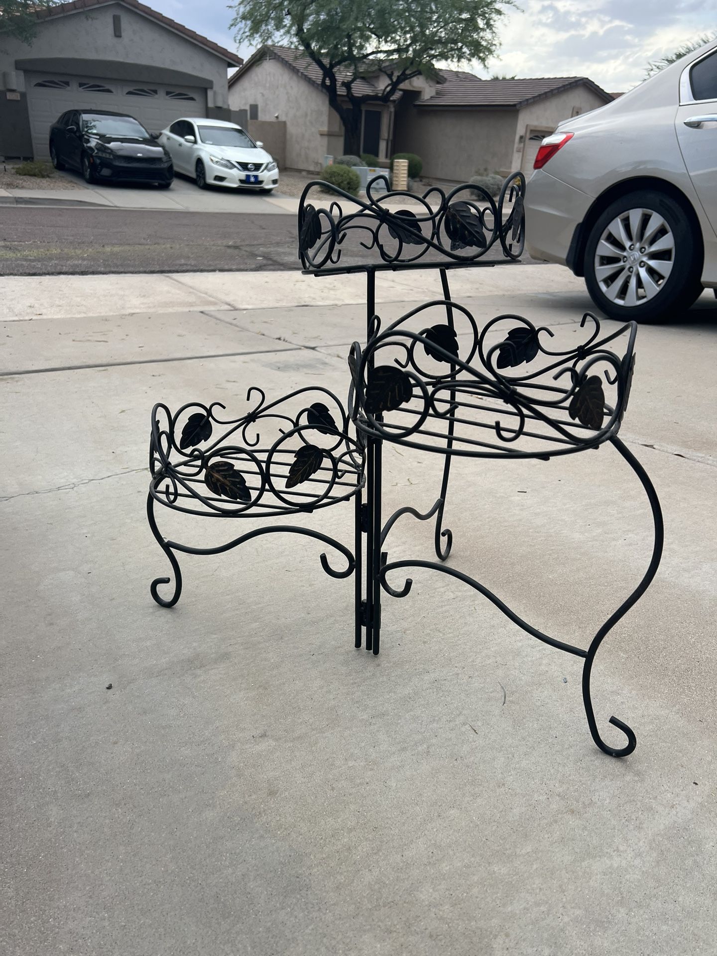3 Tiered Metal Plant Stand