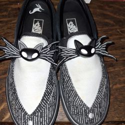 NIGHTMARE BEFOR CHRISTMAS VANS.SIZE 6 WOMANS.4.5 MENS