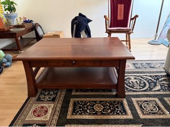 Amish Vaughn Coffee Table