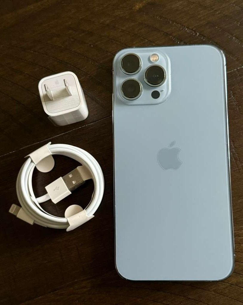 iPhone 13 Pro Max , 256GB , Factory Unlocked, Excellent Condition Like New