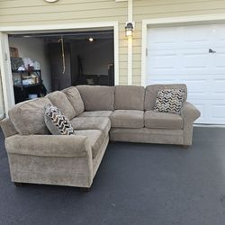 Grey/taupe Sectional - FREE DELIVERY 