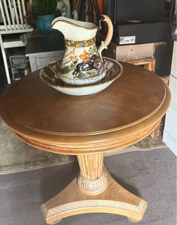 Circular Table. Diameter 26 inches