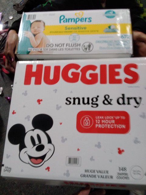 Combo Set Huggies Snug And Dry Size 4 148 Count Plus Pampers Sensitive 672 Count Wipes