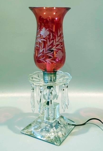 VINTAGE ETCHED CRANBERRY & CLEAR GLASS HURRICANE BOUDOIR LAMP