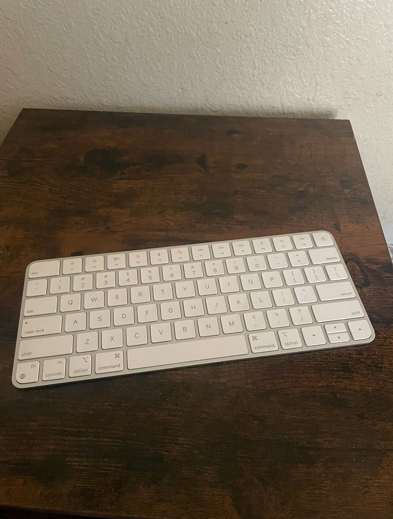 Magic Keyboard 🎹 🍏