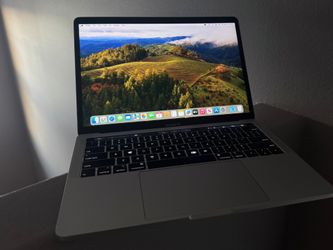 MacBook Pro 13-inch, 2019, Two Thunderbolt 3 ports