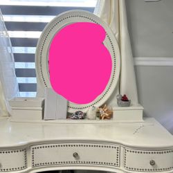 makeup vanity 