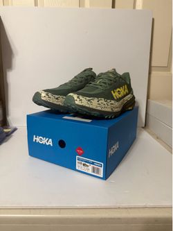 BRAND NEW Men’s 14 wide Hoka Speedgoat 6 Hiking and Trail Shoes