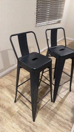 Set of 2 black barstools