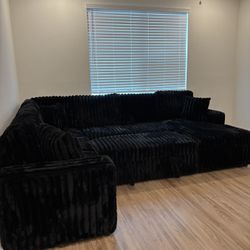  Black Fluffy Sectional Couch With Pop Up Bed & Storage Delivery Available 🚚