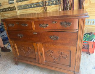 Tiger Oak sideboard/buffet