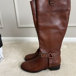 Brown Boots - Size 8 - Brand new