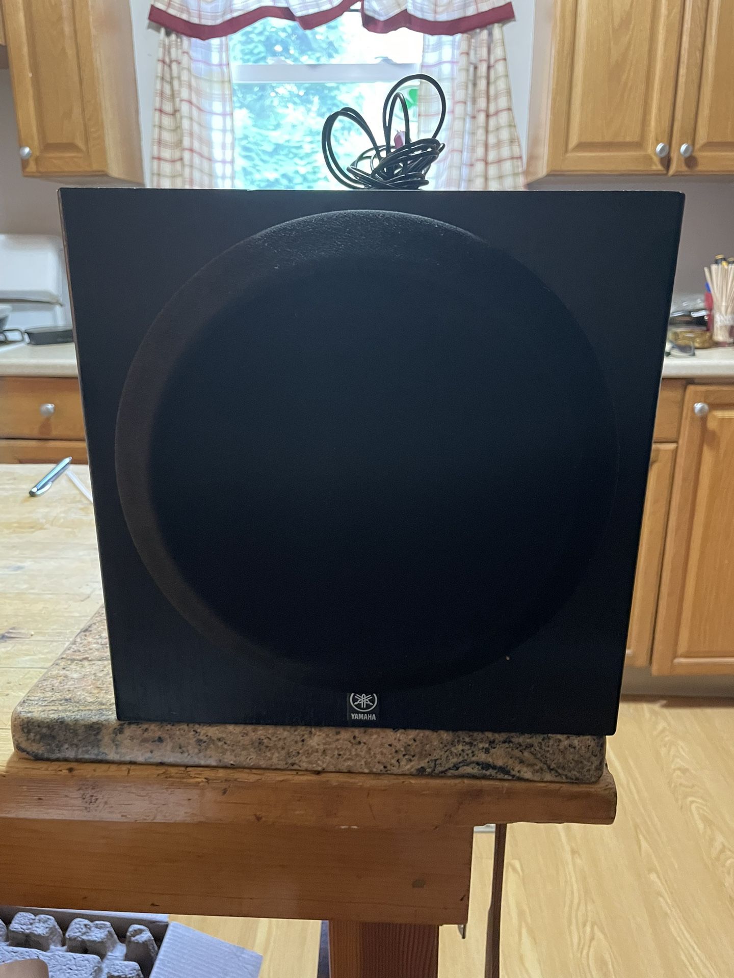 Yamaha YST-SW012 8 Inch Active Bass Audio