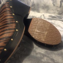 New Ugg Mules/shoes Size 10