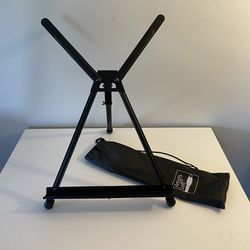 Compact Tabletop Easel for Painting 