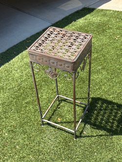 Metal Plant Stand