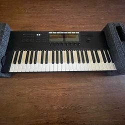Komplete Kontrol V49 Keyboard