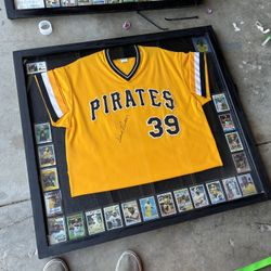 Dave Parker Signed Jersey Framed With Baseball Cards