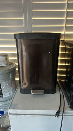 Trash can