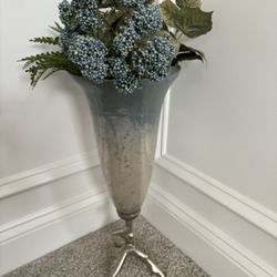 Vase w/ Flowers 