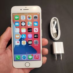 iPhone 7 - UNLOCKED - Like New