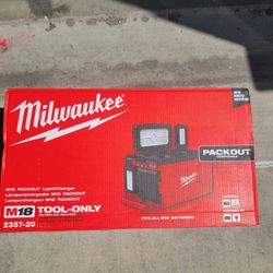 Milwaukee Packout Light M18 