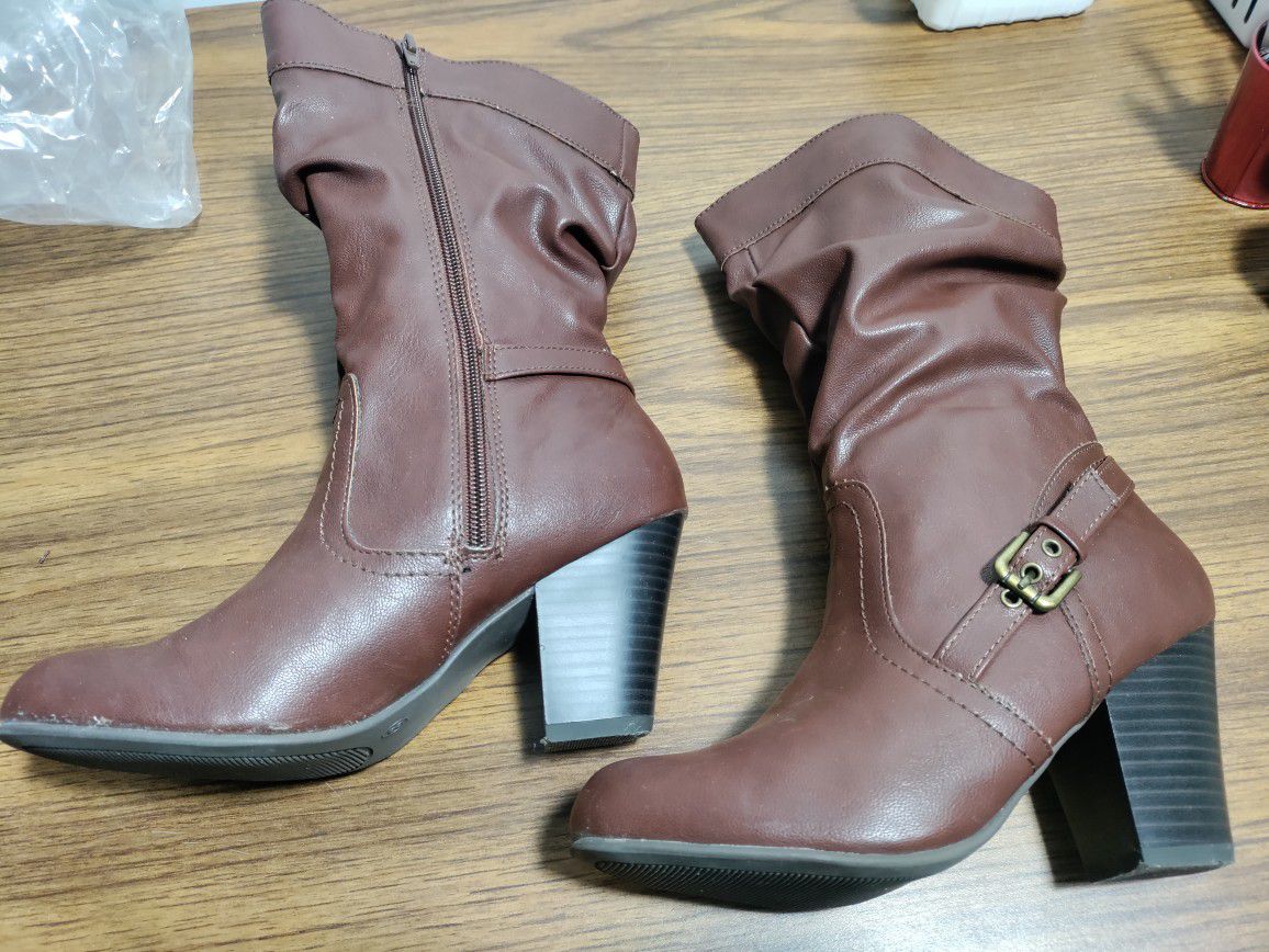 Size 8 Women's Boots 