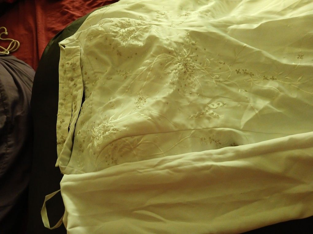 Used Wedding Dress Size 3XL