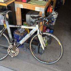 Quintana Roo Caliente Triathlon Bike 