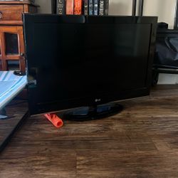 Older LG LCD Flat Screen TV (Non-Smart TV)