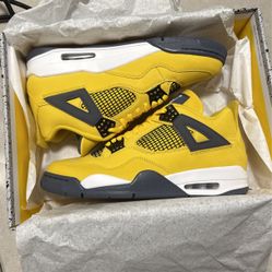 Jordan Retro 4 Lightning