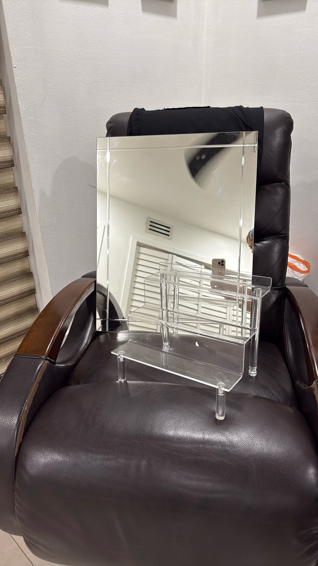 Mirror And Clear Acrylic Display Parfums 