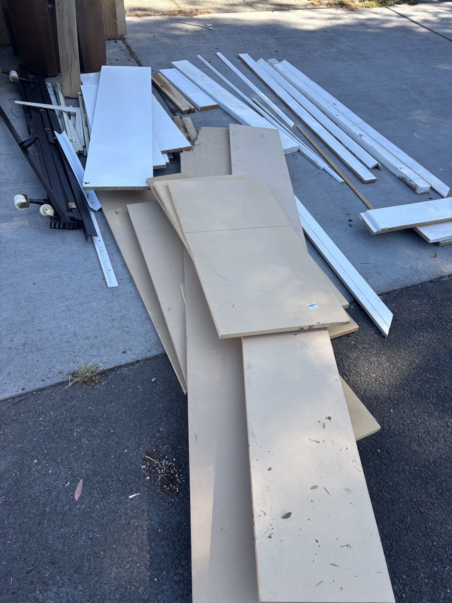 Free Garage Shelving Materials, Tacoma, North 16th Between Alder And Cedar