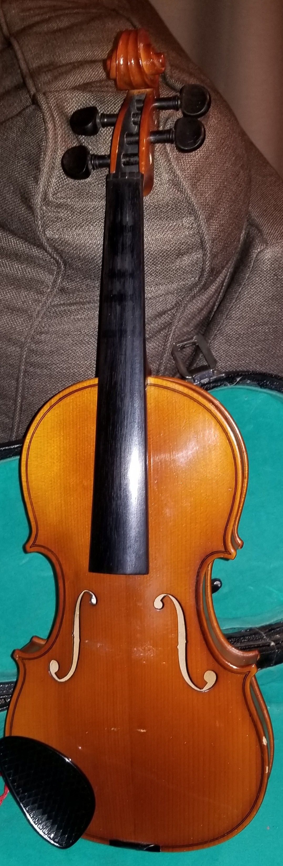 Becker String Instruments Violin with Case missing pieces, used for decor in music room