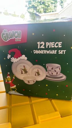 The Grinch 12 piece Dinnerware set