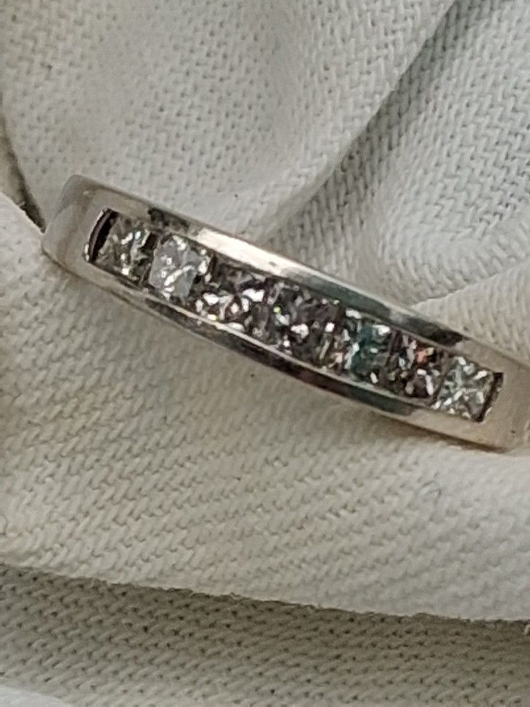 1.00ct Natural Princess Cut Diamond Band 14kwg