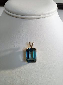 London blue topaz 14kt gold