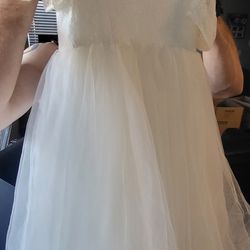 Flower Girl Wedding Dress (DAVIDS BRIDAL) SIZE 8: WHITE 