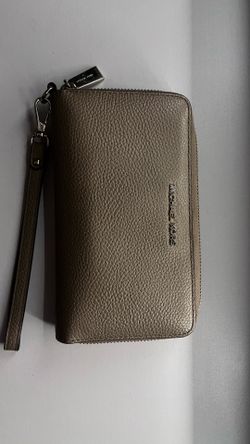 Michael Kors Tan Wrist wallet