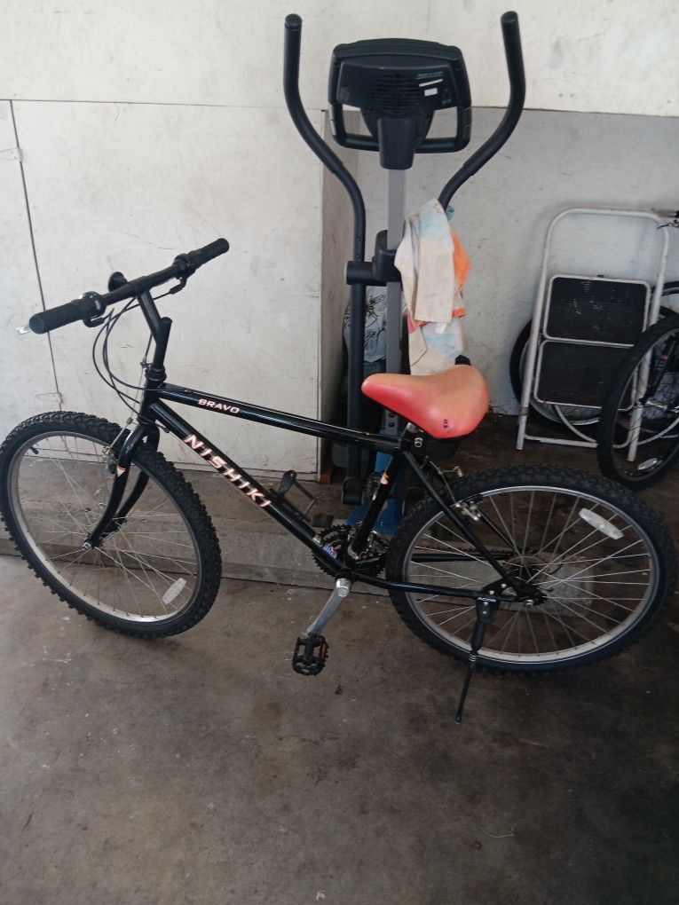 NAKISHI HERO MOUNTAIN BIKE IN GREAT CONDITION