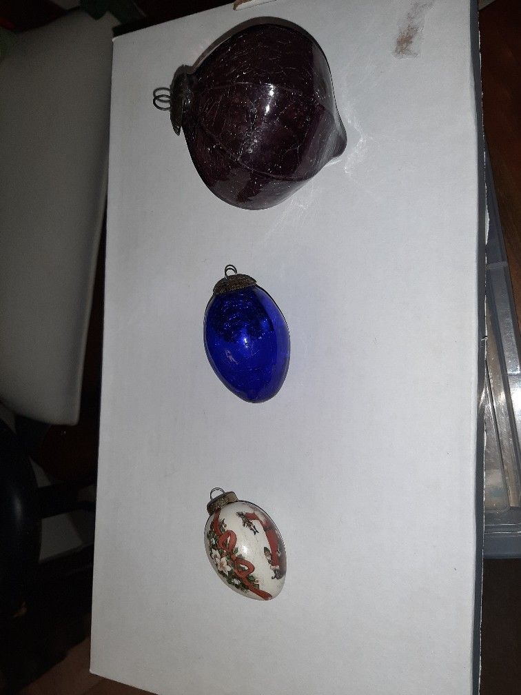 Early Christmas Ornaments High end crackle glass clean