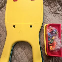 Toddler easel 