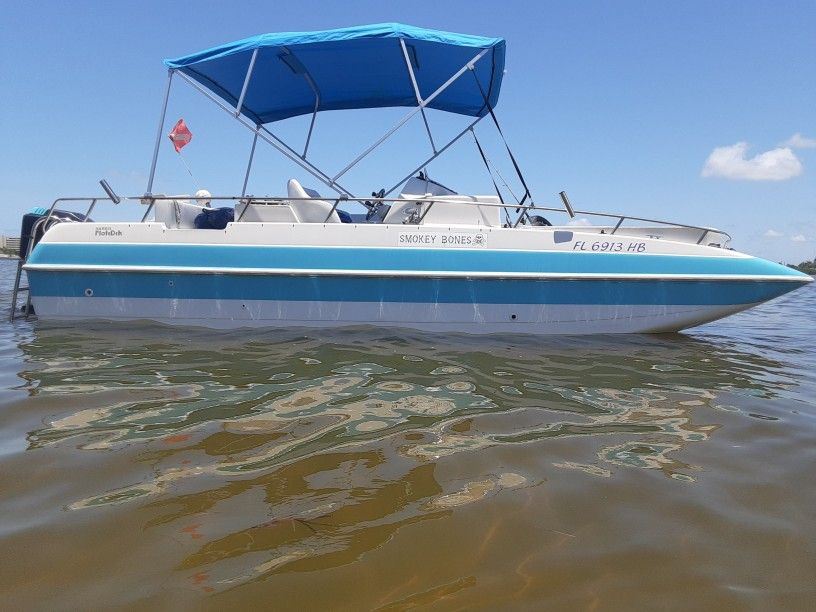 1995 /24' Harris Flote Deck Boat