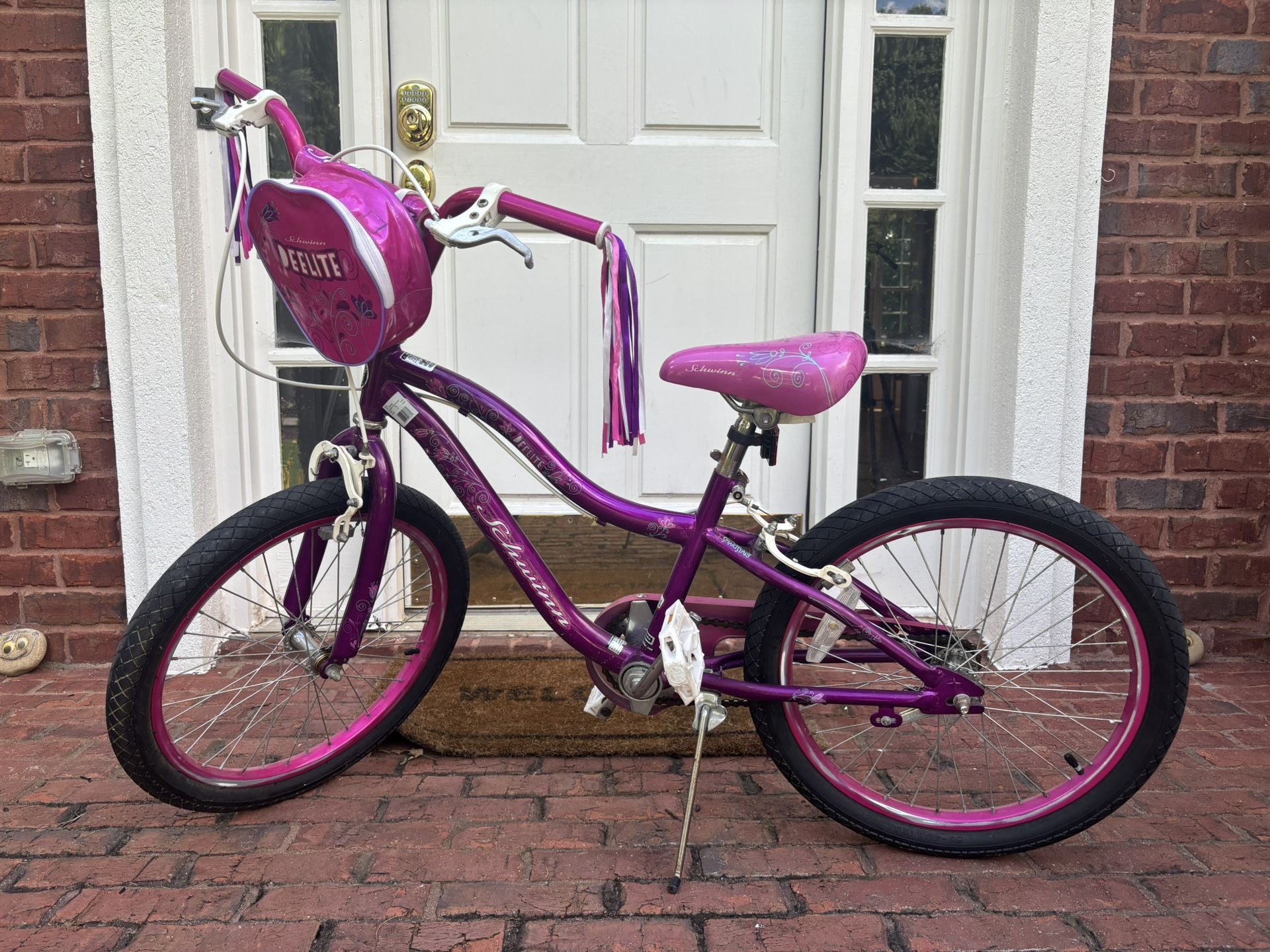 Schwinn Deelite 20" Girls Bicycle